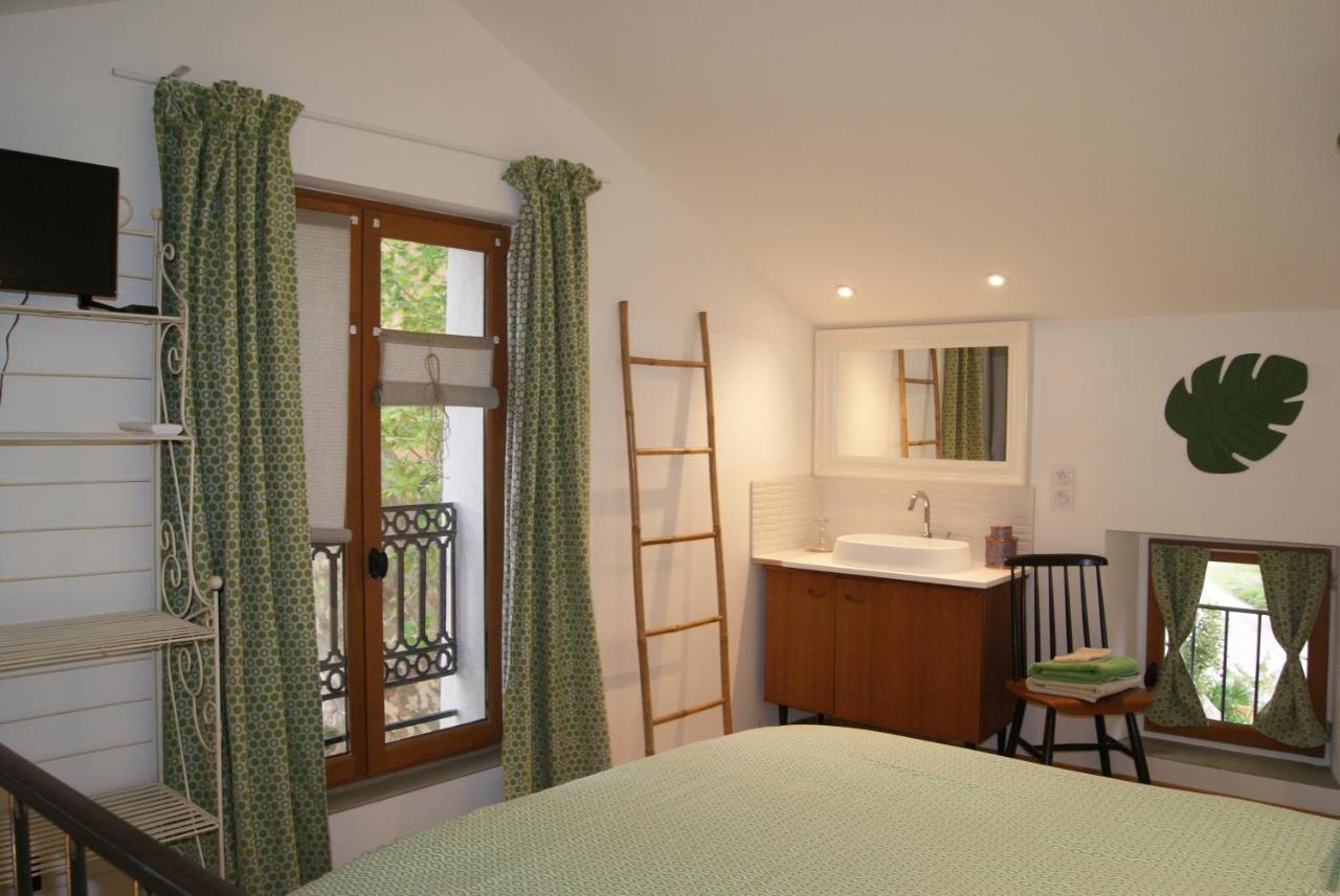Le Bourguet Bed & Breakfast Solliès-Pont Екстериор снимка