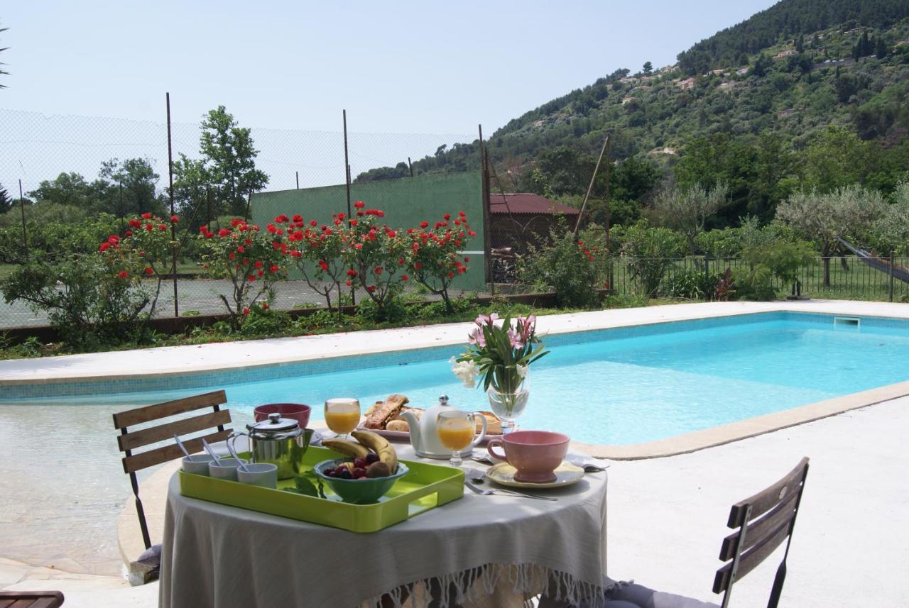 Le Bourguet Bed & Breakfast Solliès-Pont Екстериор снимка
