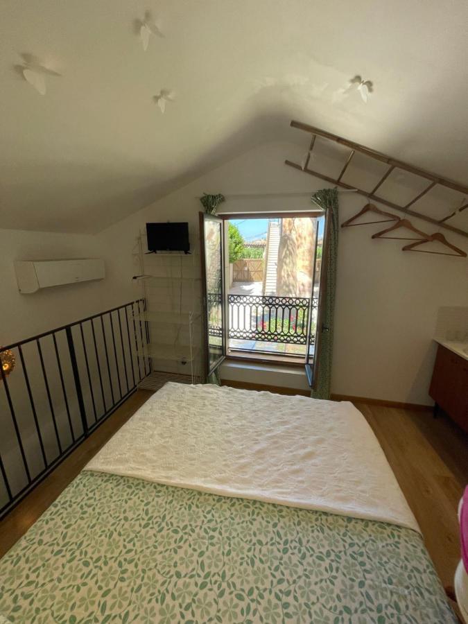 Le Bourguet Bed & Breakfast Solliès-Pont Екстериор снимка
