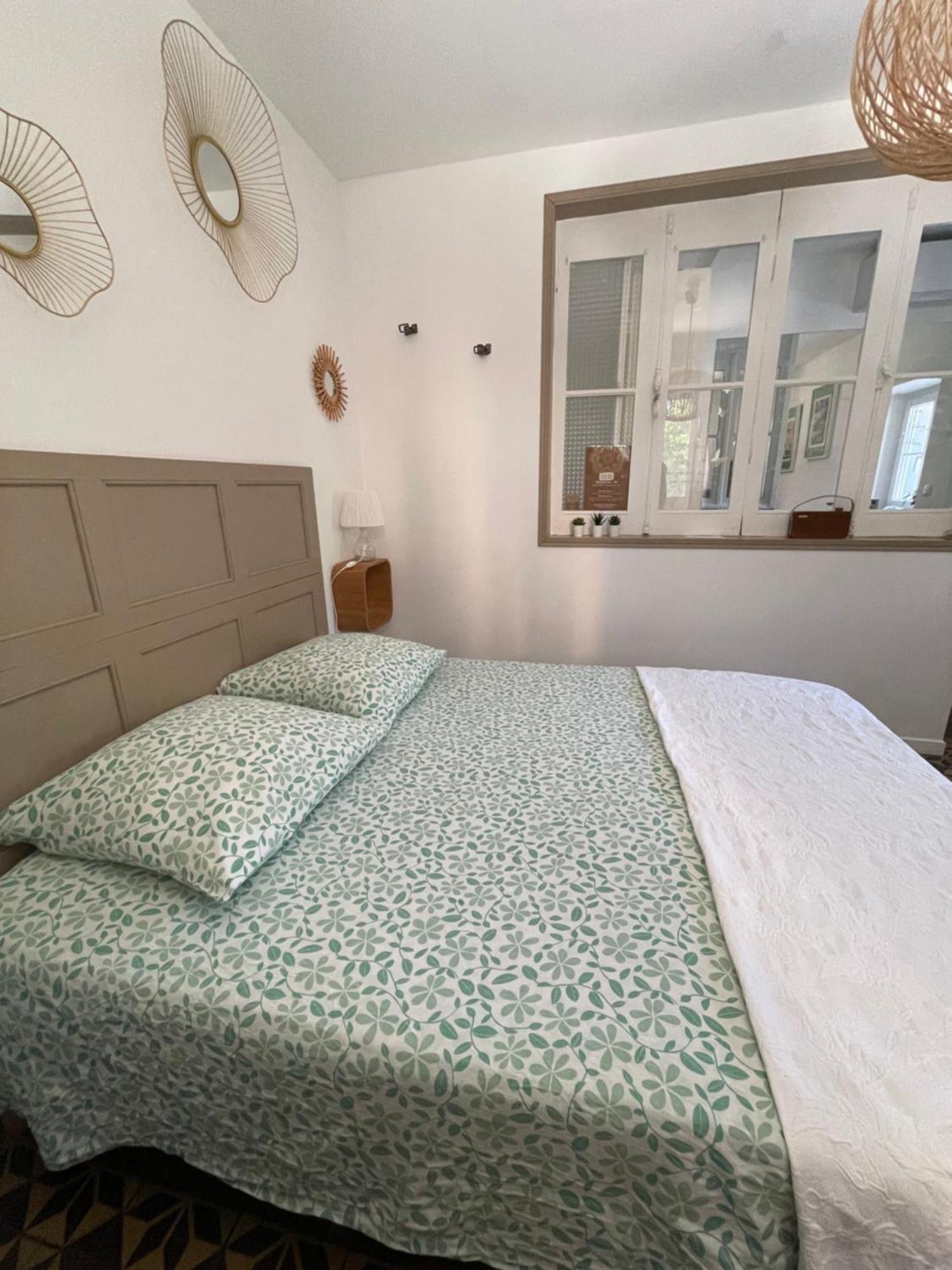 Le Bourguet Bed & Breakfast Solliès-Pont Екстериор снимка